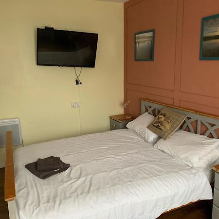 Webb'S Of Glomel Bed & Breakfast Екстериор снимка
