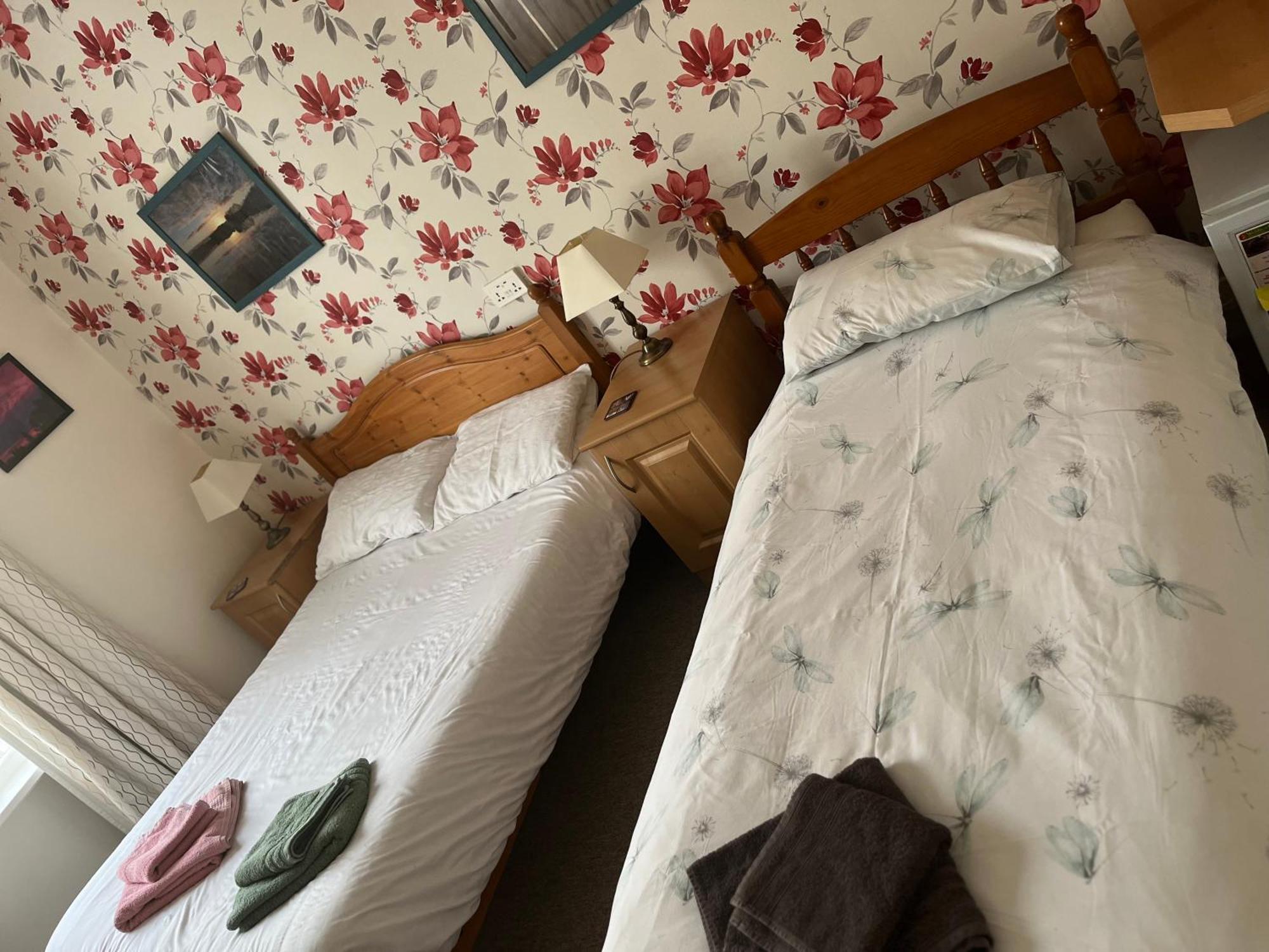Webb'S Of Glomel Bed & Breakfast Екстериор снимка