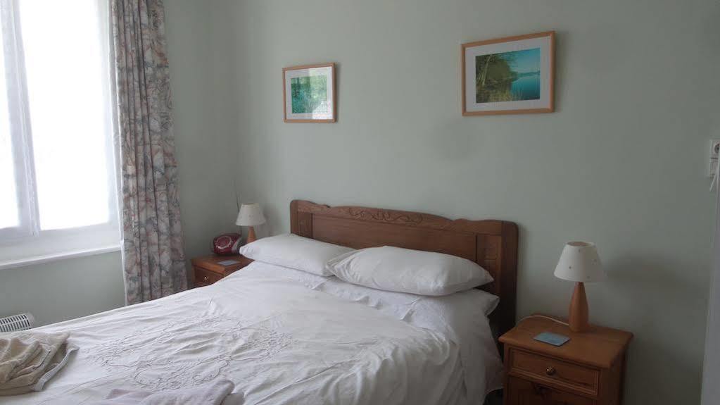 Webb'S Of Glomel Bed & Breakfast Екстериор снимка