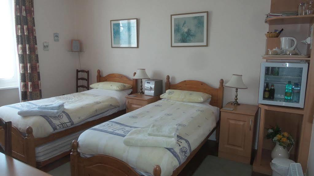 Webb'S Of Glomel Bed & Breakfast Екстериор снимка