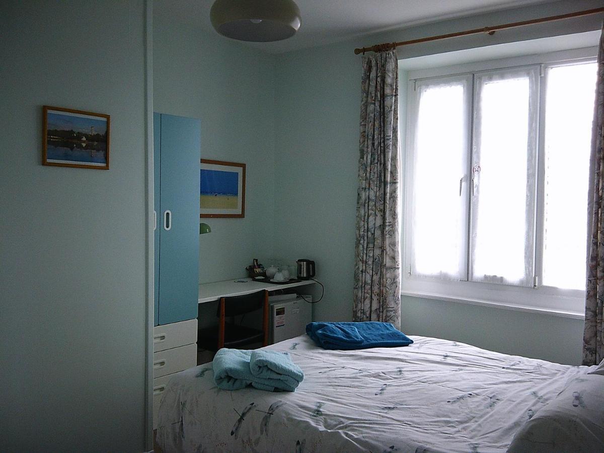 Webb'S Of Glomel Bed & Breakfast Екстериор снимка